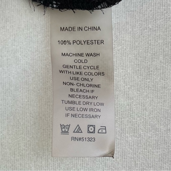 •Chaus• Patterned Split V-Neck Popover Blouse - Size Smalll - Picture 6 of 8